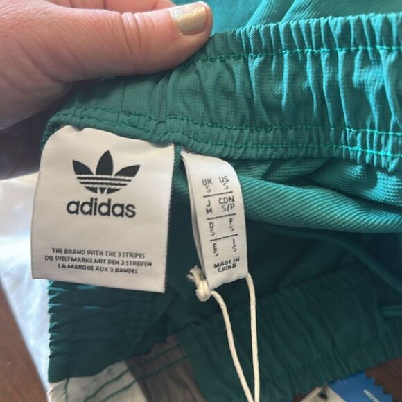 Adidas windows S (4420) NWT - Picture 6 of 6